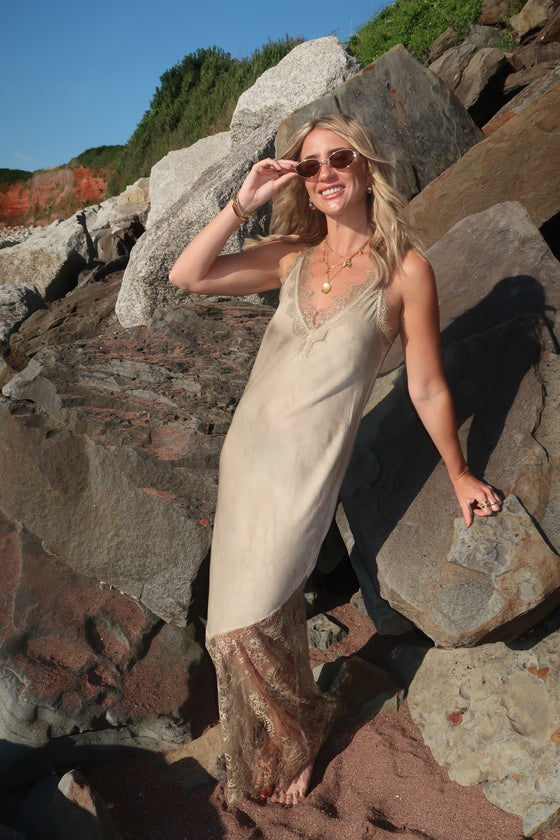 SERENA DRESS - NUDE