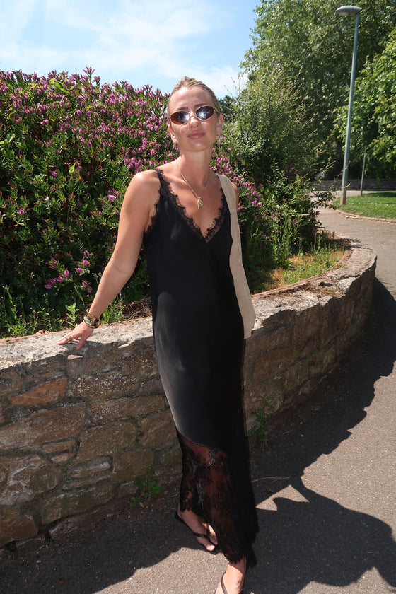 SERENA DRESS - BLACK