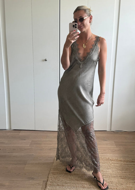 SERENA DRESS - PEWTER